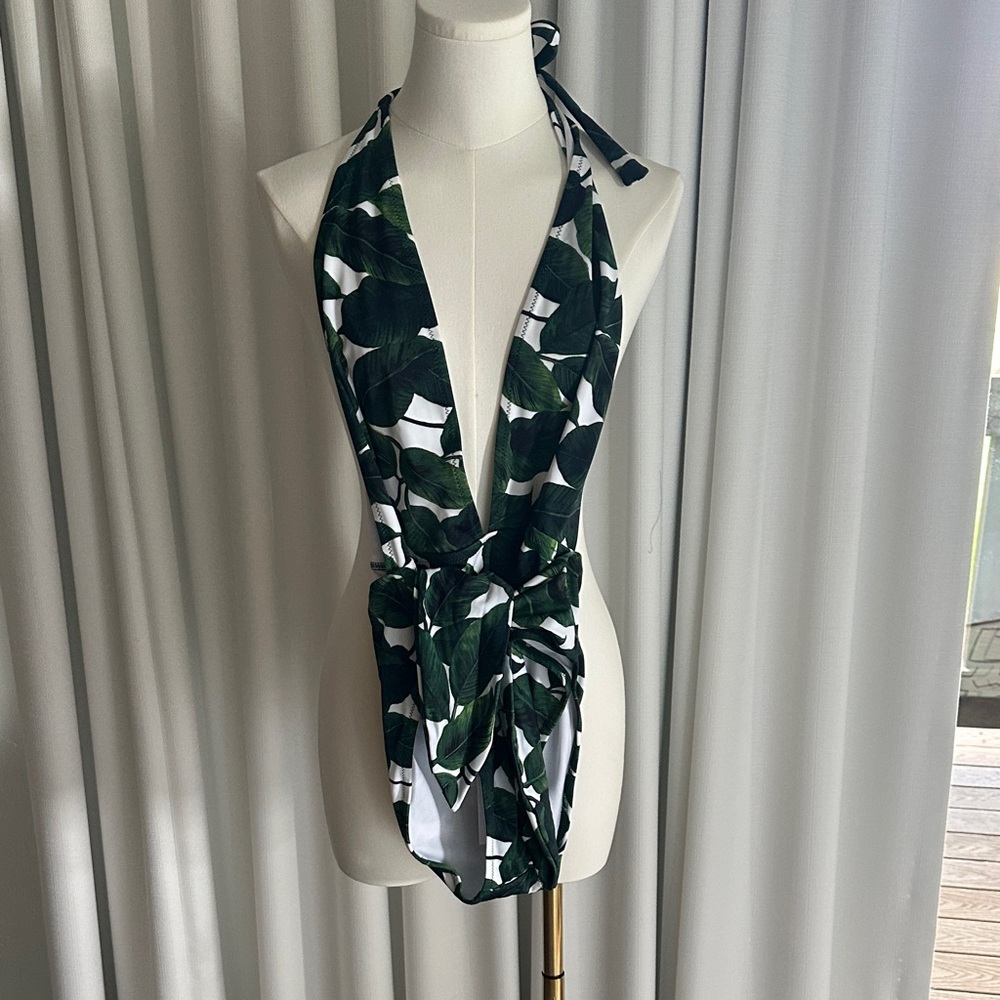Milly of New York Green Leaf One Piece Swimsuit.NEW NEVER WORN, coverup included